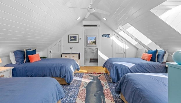 Amarelo Sol 4 Bedroom Home by RedAwning - Foto 3, Habitación