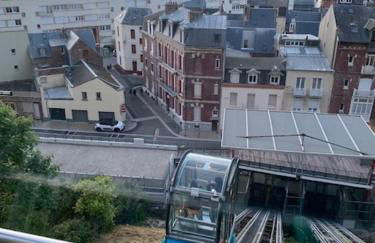 La Maison Bleue, proche de tout - Foto 29