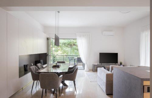 Vouliagmeni Stylish Apartment - Photo 4