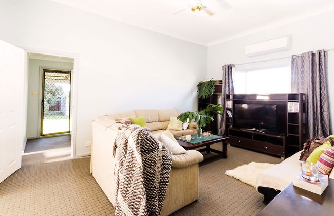 Coal d' Vine Cottage - Cessnock NSW - Photo 13