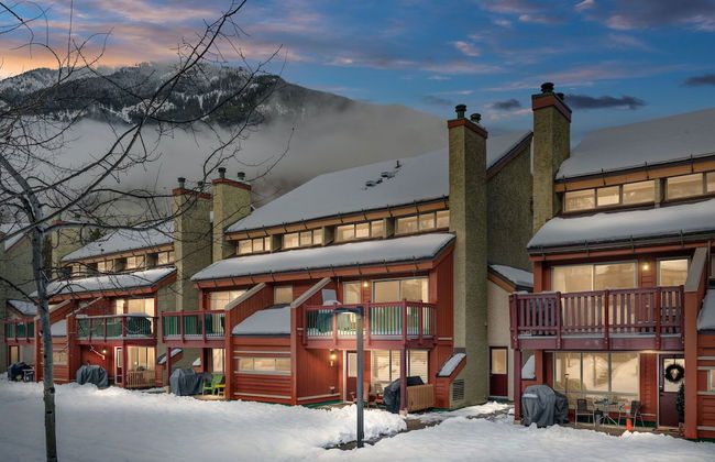 CENTRALLY Located 3-Br Home | TRUE Ski In/Out | FREE access to Pools & Hot Tubs - Foto 31