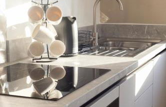 Spacious 2-Bed House, Free Parking, Fast Wi-Fi, Netflix, Contractors Welcome - Photo 11