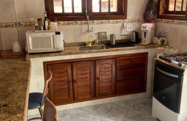 Casa Espaçosa com Piscina, 3 Quartos e Wi-Fi - Foto 15