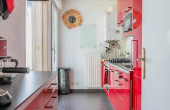 Transports, parking, A/C & equipped for long stays - Foto 13