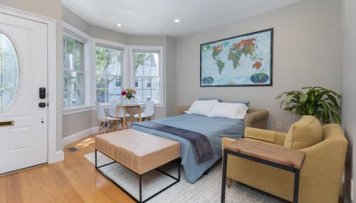 Sunny convenient home w/ private patio! Easy walk to everything! - Foto 4