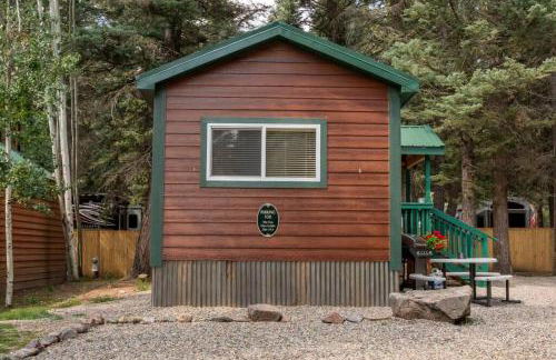 The Fox Den Cabin #14 at Blue Spruce RV Park & Cabins - Foto 3