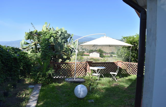 Suite Margherita With Private Garden and Shared Pool - Photo 23