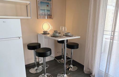 Studio élégant avec balcon près de la plage à Nice - Photo 8