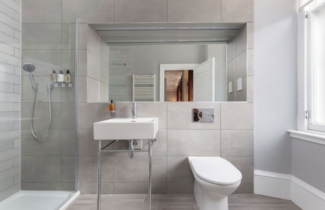 Destiny Scotland - Distillers House - Foto 41