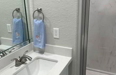 Surfside Beachfront Luxe - Photo 18