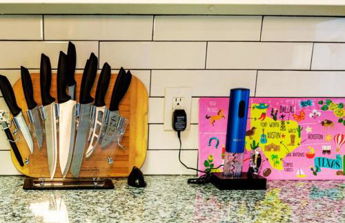 Cozy & Modern 5BR Smart Home with Yard and BBQ - Foto 29