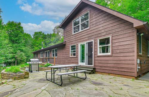 Thendara Cabin on Moose River with Game Room! - Foto 1