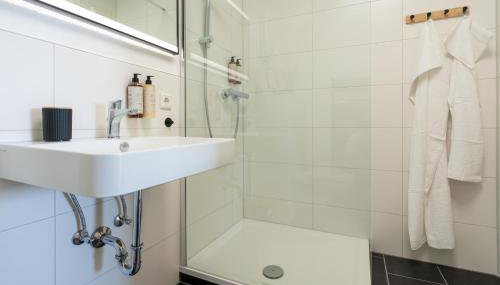 CASA Sunset Augsburg - unvergessliche Aussicht - 1min zu TRAM&Bus - Foto 5, Shower