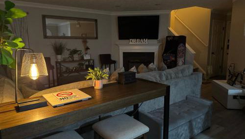 ThrillStay Braves & Six Flags Family House - Foto 3