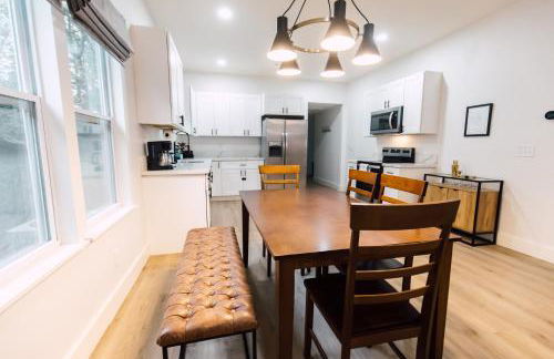 The Little Blue House - 1 King & 3 Queen beds - Foto 7