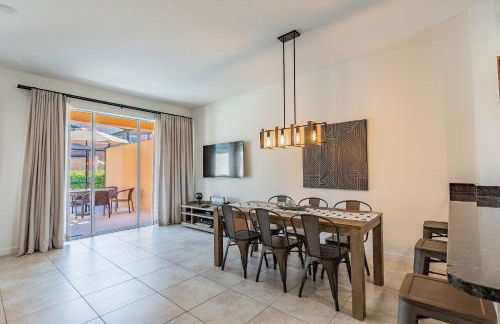 2 Suítes, Jacuzzi priv. perto da DISNEY - Foto 4