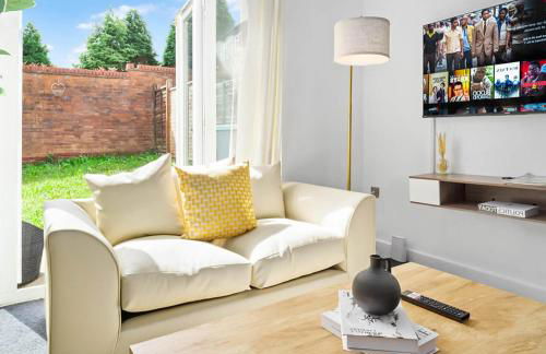 Modern Two Bed House - Garden - Parking - Smart TV - 2GMS - Foto 12