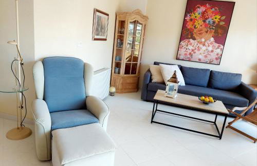 Estupendo apartamento en primera línea de playa y con vistas al mar - Foto 18