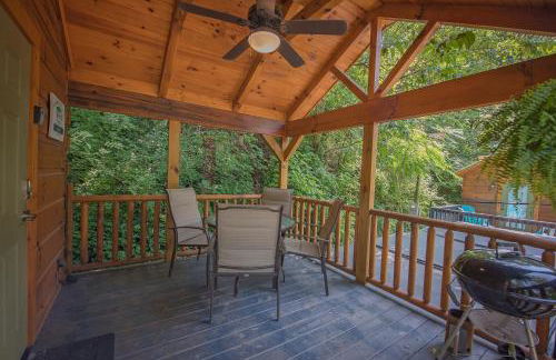 River Cabin Hot Tub & Swim Spa Near Downtown - Foto 31