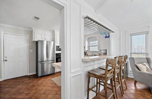 Stunning beach house with ocean views and large deck, just steps from the beach - Foto 12