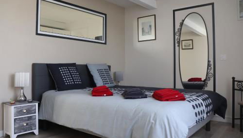 Villa des sables avec 1 studio pour 2 personnes pouvant être complété par une chambre avec sa salle de bain et WC si 4 personnes - Foto 3