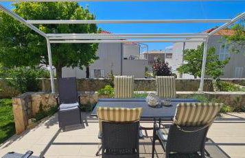 Sunny Lena Premium Family Apartment with Garden, Close to Beach & Pool - Foto 2