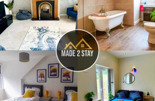 Spacious 15 Guest Home With 9 Beds in Shirley - Photo 1