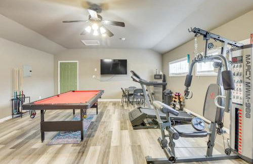 Pool and Large Covered Patio! Decatur Family Getaway - Foto 4