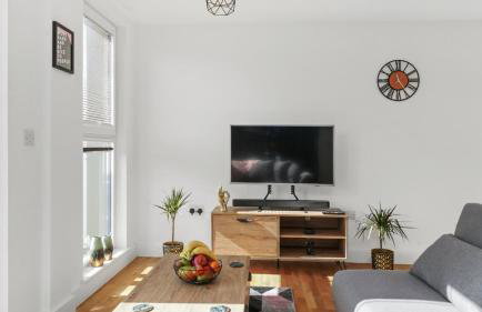 Luxury Balcony Penthouse with 4K TV and Soundbar - Foto 19