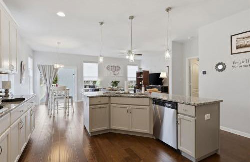 2Br2Ba Retreat Elevated Living A Professional Haven in Middletown, DE - Foto 22