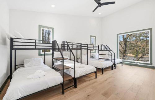 Lakeside Luxe-Lake Access-Hot Tub-Amazing Patio - Foto 27