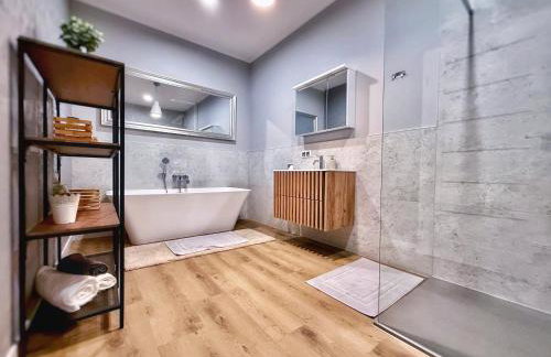 MODERN VILLA & PRIVATE GARDEN in Warsaw - Fully Renovated 2025 - Foto 5