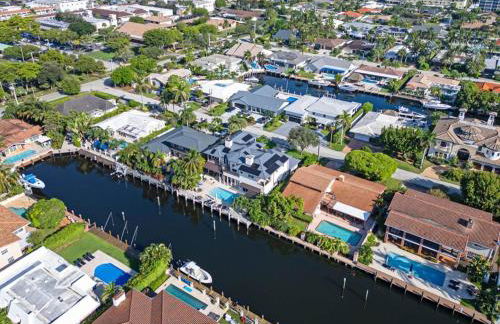 Near the Beach • Pool & Jacuzzi • Waterfront Villa - Foto 76