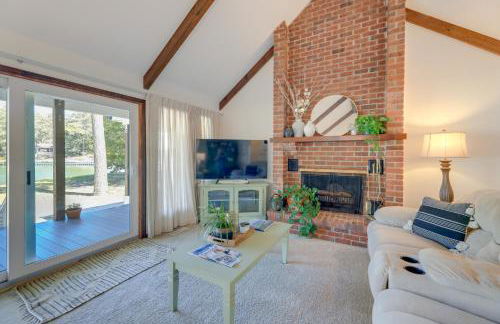 Waterfront Pine Knoll Shores Gem with Boat Dock - Foto 4