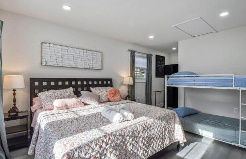 Cozy 4BR Retreat - Private backyard, Gazebo & Grill - Foto 26