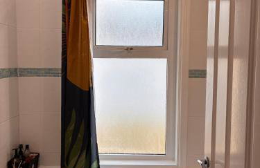 Harbourside 1 bed flat with sofa bed 30 secs from the sea - Foto 19