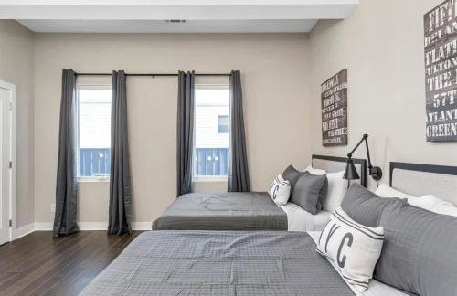 BRAND NEW Side by Side Homes - Sleeps 24 Guests - Foto 20