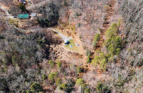 Writer's Retreat - Secluded Getaway, Hot Tub, and Stargazing Deck - Foto 34