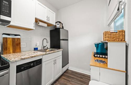 Spring Bungalow - A cozy getaway in downtown Hot Springs! - Foto 19