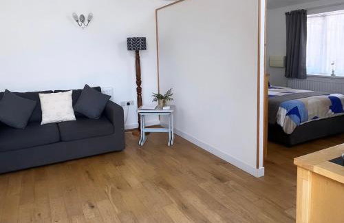 The Annex - Penzance town centre with parking - Photo 3