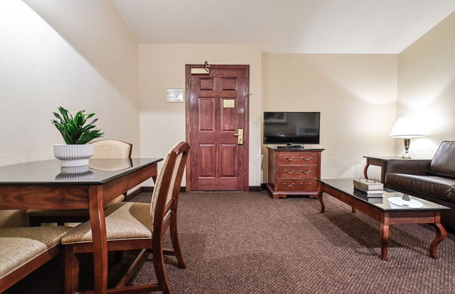 Four Seasons Island Resort - Photo 53