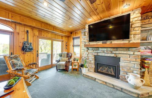 Charming Cottage Steps to Lake Wandawega! - Foto 4