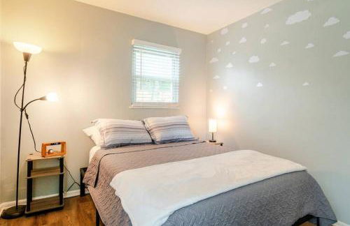 Private Ranch- Entire Home - Hot Tub - Pets & Kids Welcome - King Bed - Fenced Backyard - Free WiFi - Foto 37