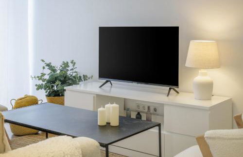 Avenida de San Luis 25, Design and comfort in the true style of Madrid, Book your getaway now! - Foto 56