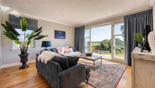 Stunning 4 Bedroom Farmhouse - Foto 2