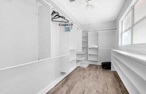 Enclave 202a 2 Bedroom Condo by RedAwning - Foto 71