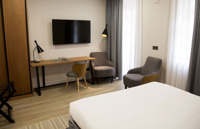 Prisma Suites - Photo 21