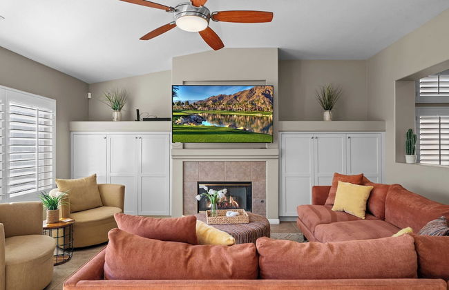 La Quinta Desert Haven Luxe Stay w/ Private Pool, Hot Tub, Pool Table - Foto 7