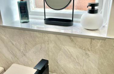 Luxury Modern House, Free Driveway Parking and Garden! Fully Equipped, Sleeps 6 Guests - Foto 24