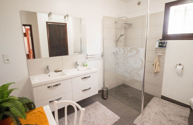 4 bedroom House in La Valette-du-Var with private pool and garden - Photo 19